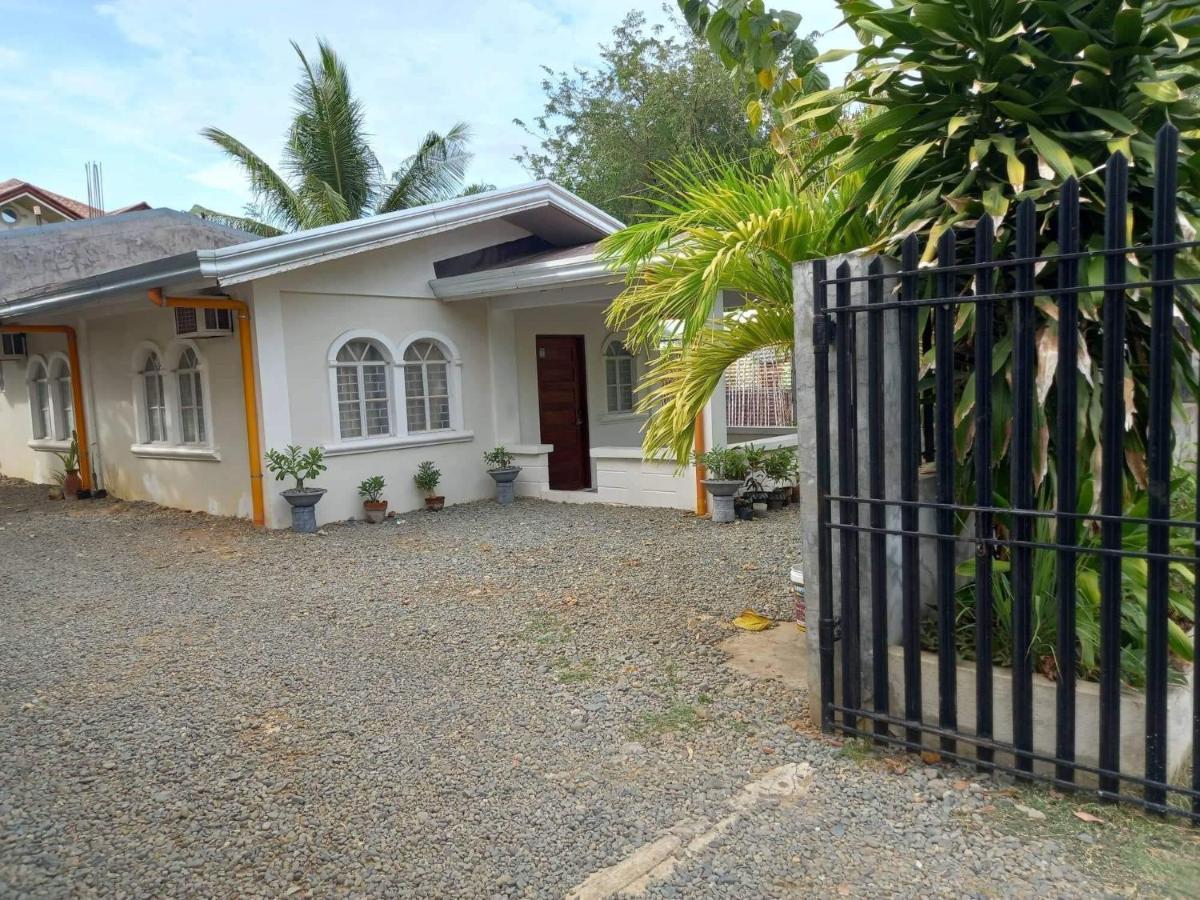 Czarina Transient House Hotel Alaminos Bagian luar foto